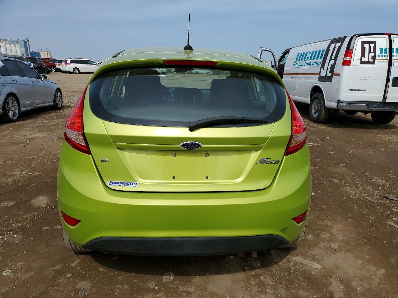2012 FORD FIESTA photo 6