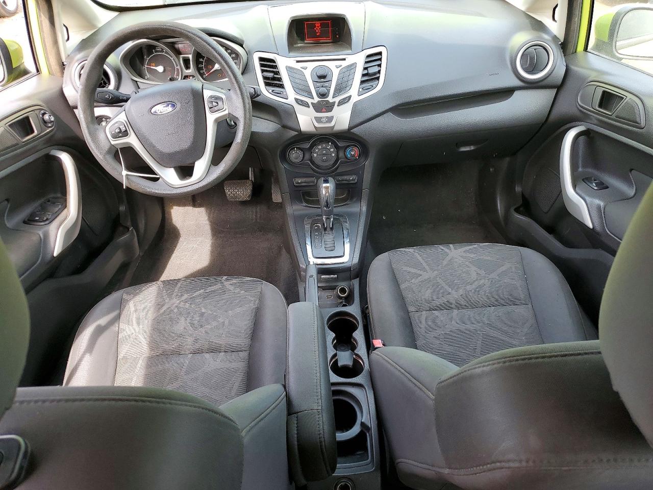 2012 FORD FIESTA photo 8
