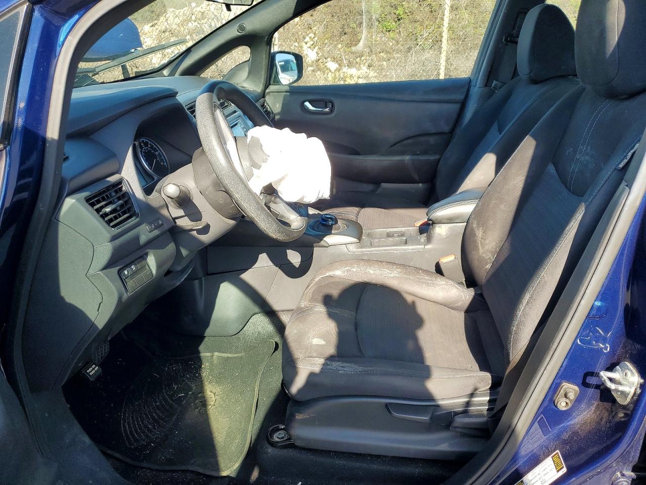 2019 NISSAN LEAF S photo 13