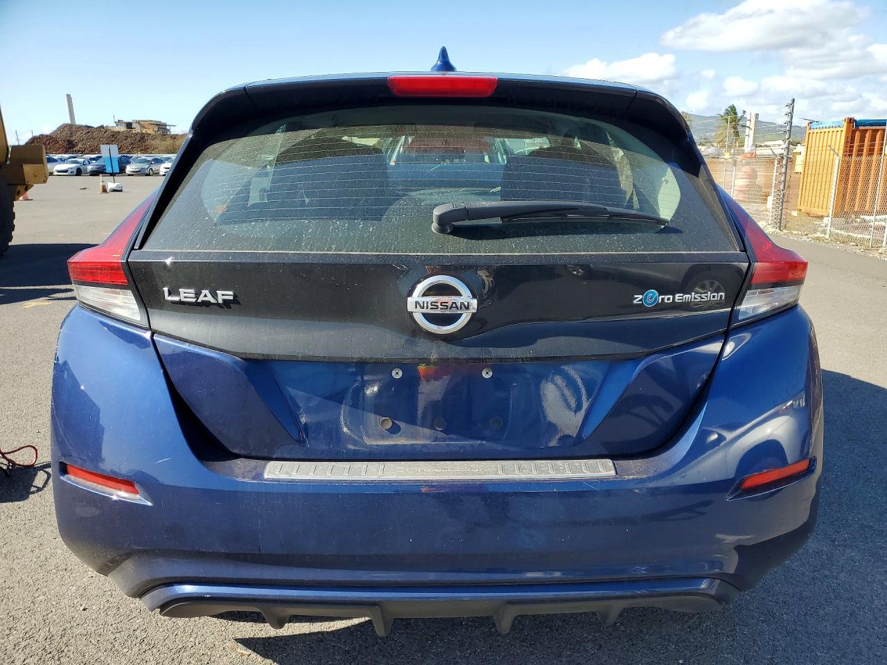 2019 NISSAN LEAF S photo 11