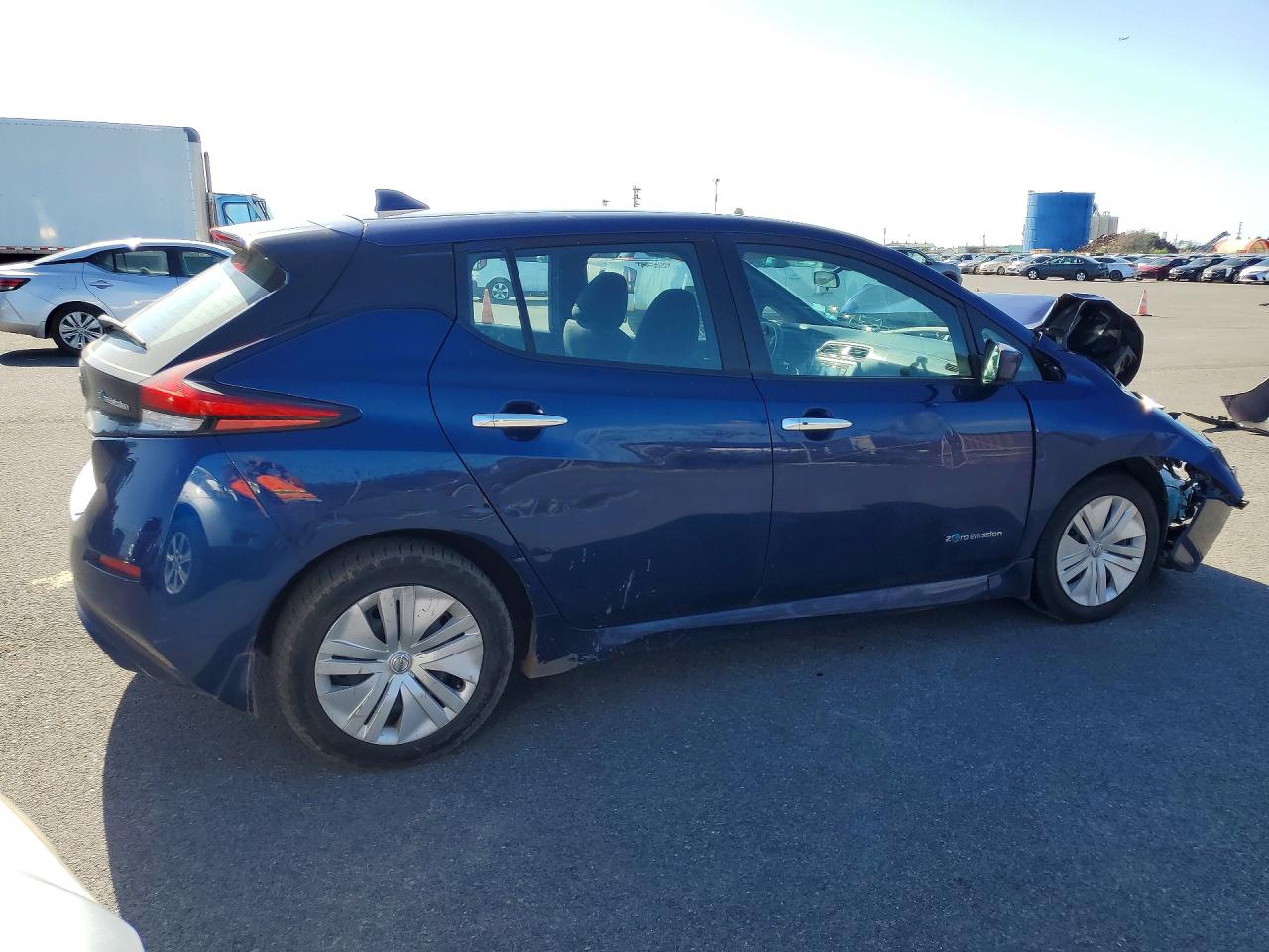 2019 NISSAN LEAF S photo 5