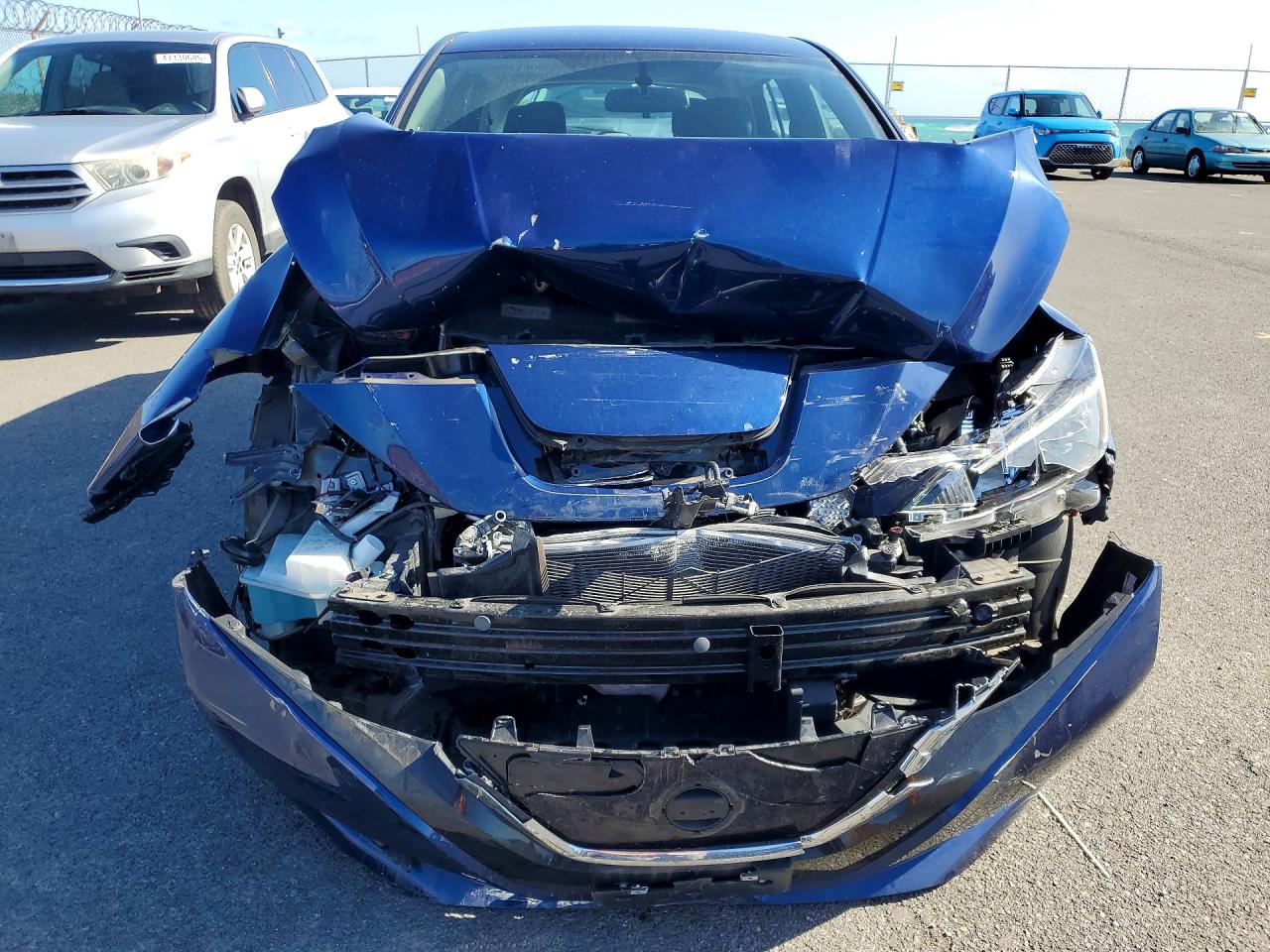 2019 NISSAN LEAF S photo 9
