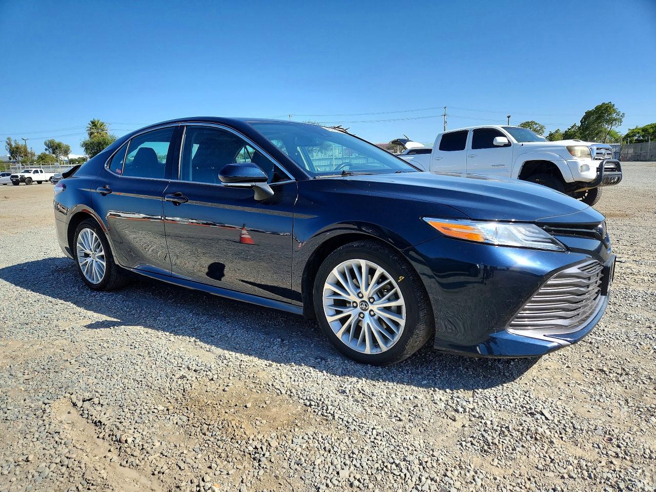 2019 TOYOTA CAMRY XLE photo 7