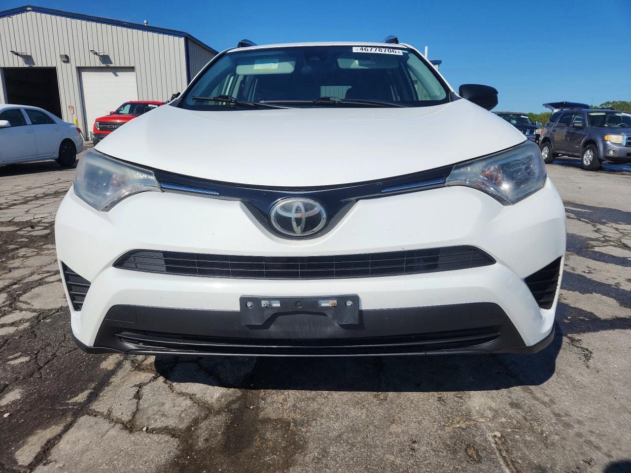 2018 TOYOTA RAV4 LE photo 9