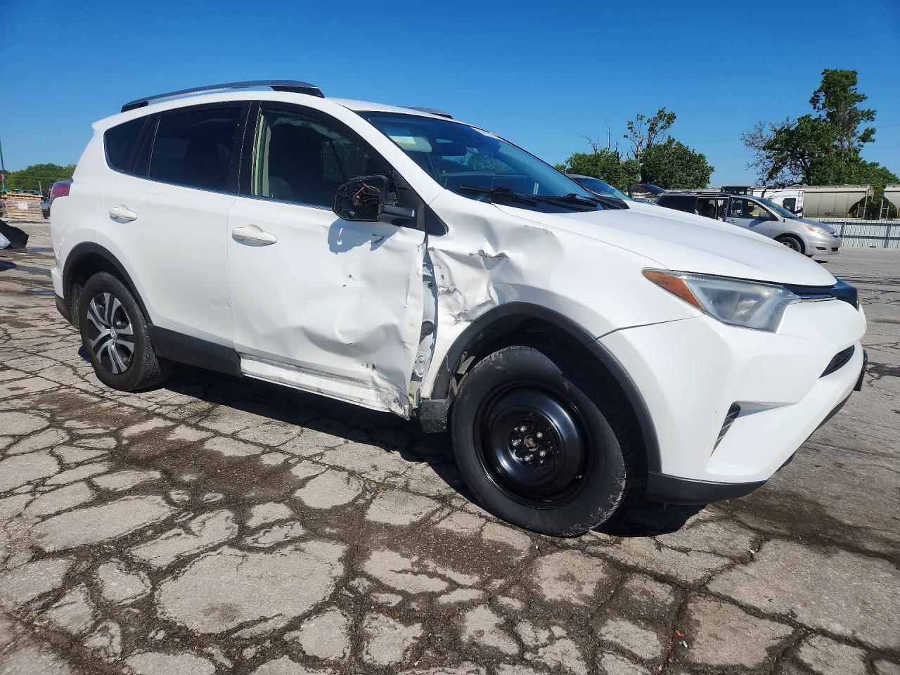 2018 TOYOTA RAV4 LE photo 7