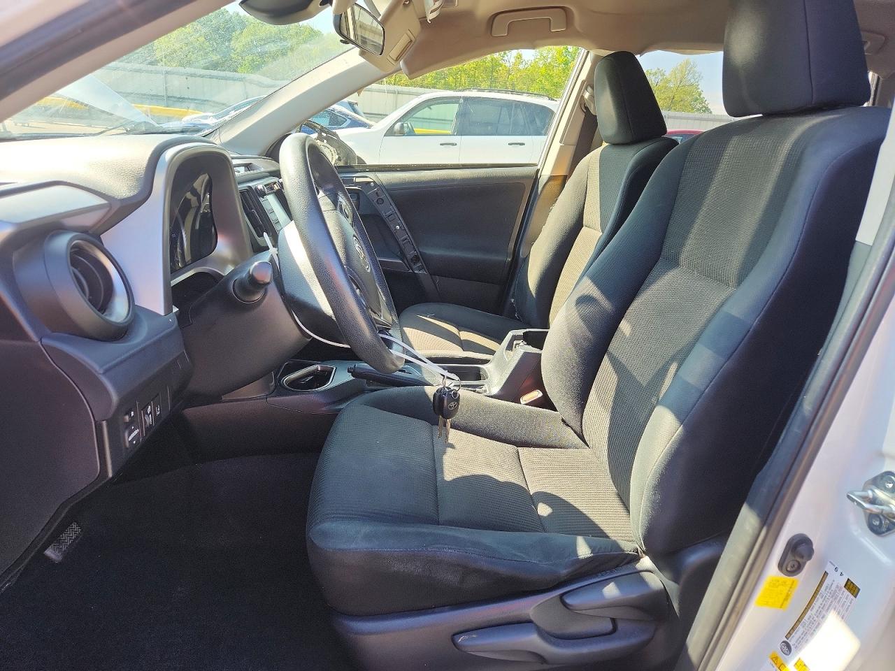 2018 TOYOTA RAV4 LE photo 13