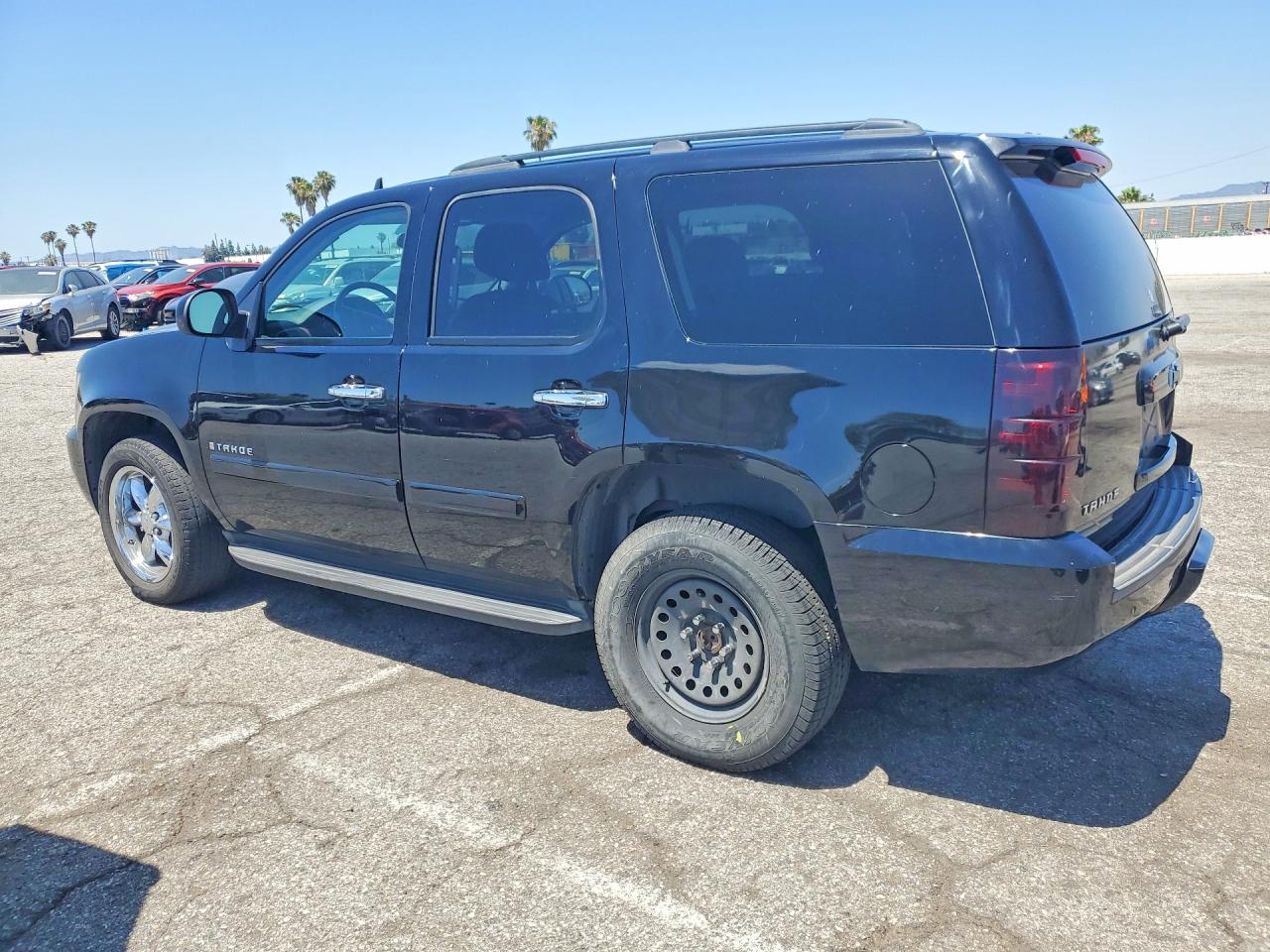 2008 CHEVROLET TAHOE C1500 photo 2