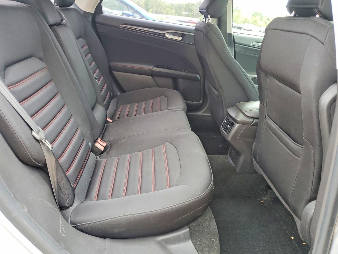 2016 FORD FUSION SE photo 19