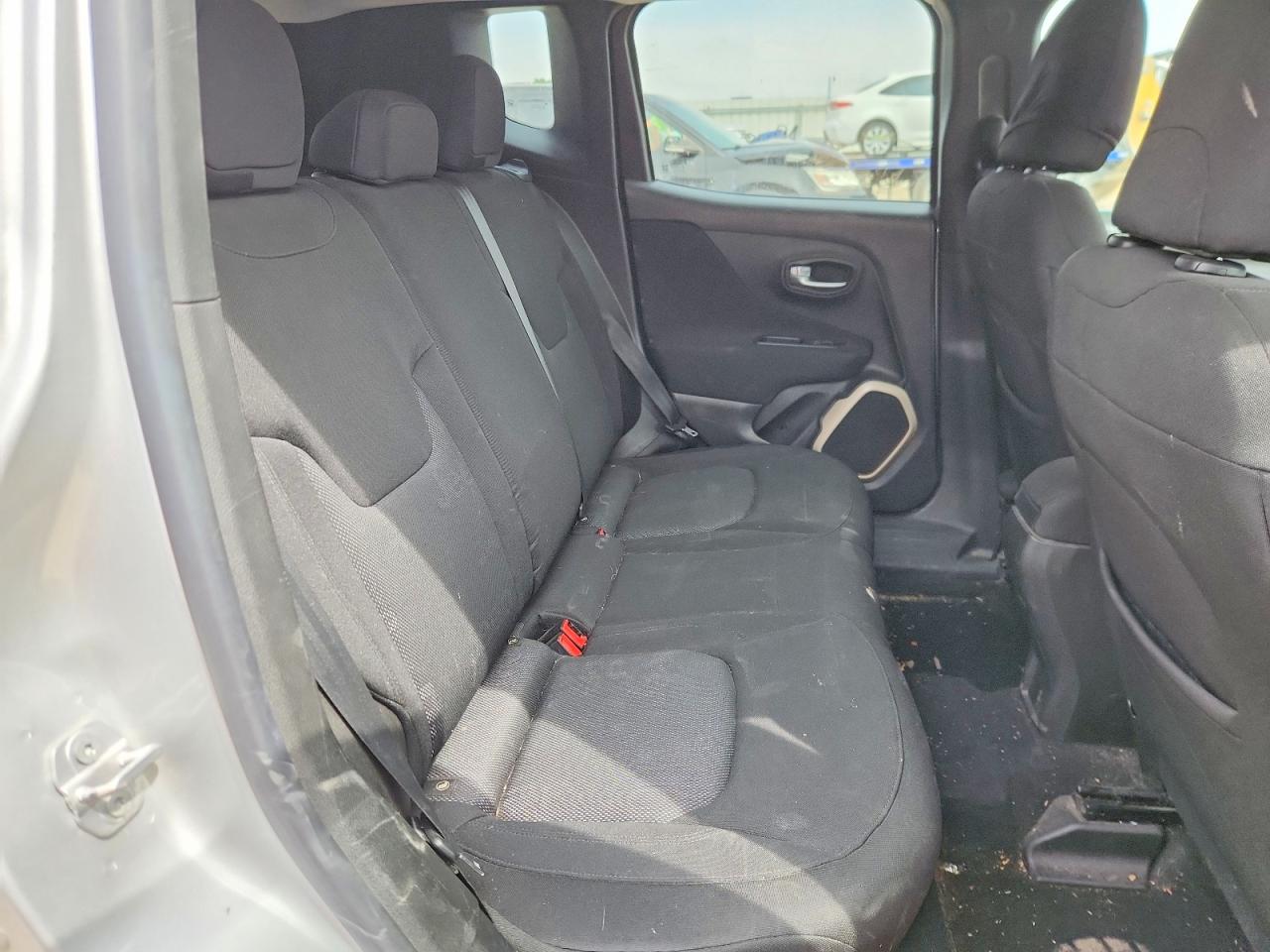 2017 JEEP RENEGADE LATITUDE photo 19