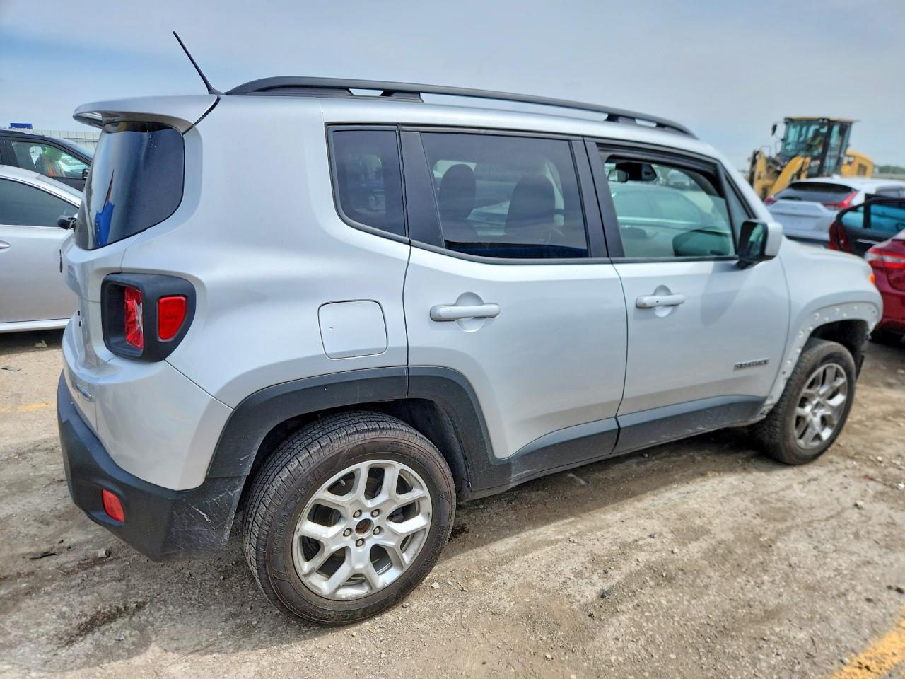 2017 JEEP RENEGADE LATITUDE photo 5
