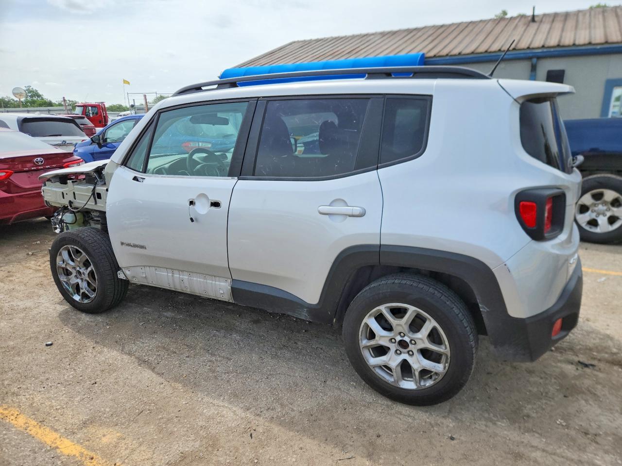 2017 JEEP RENEGADE LATITUDE photo 3