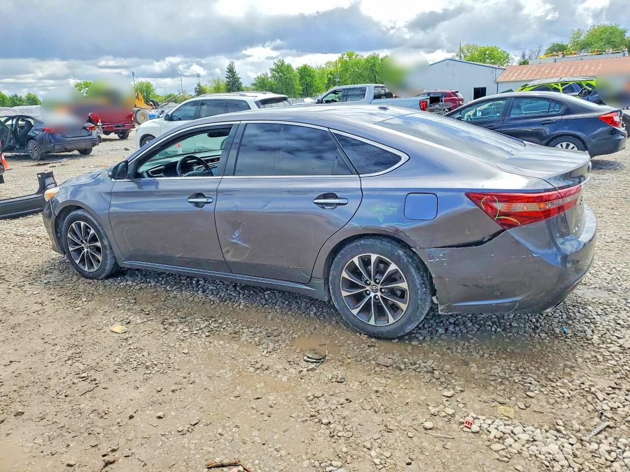 2016 TOYOTA AVALON XLE PREMIUM photo 2