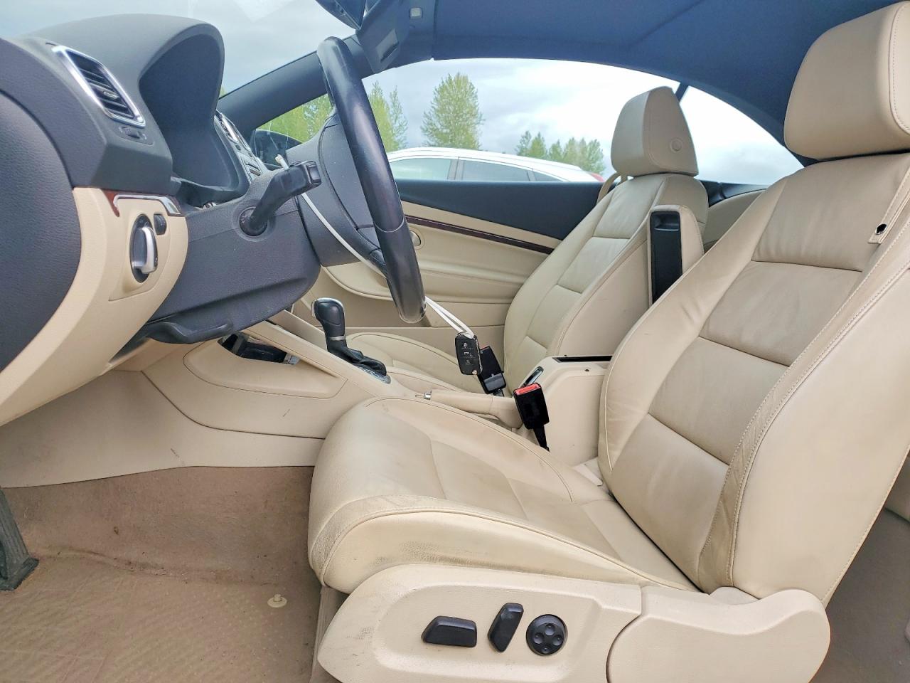 2012 VOLKSWAGEN EOS LUX photo 13