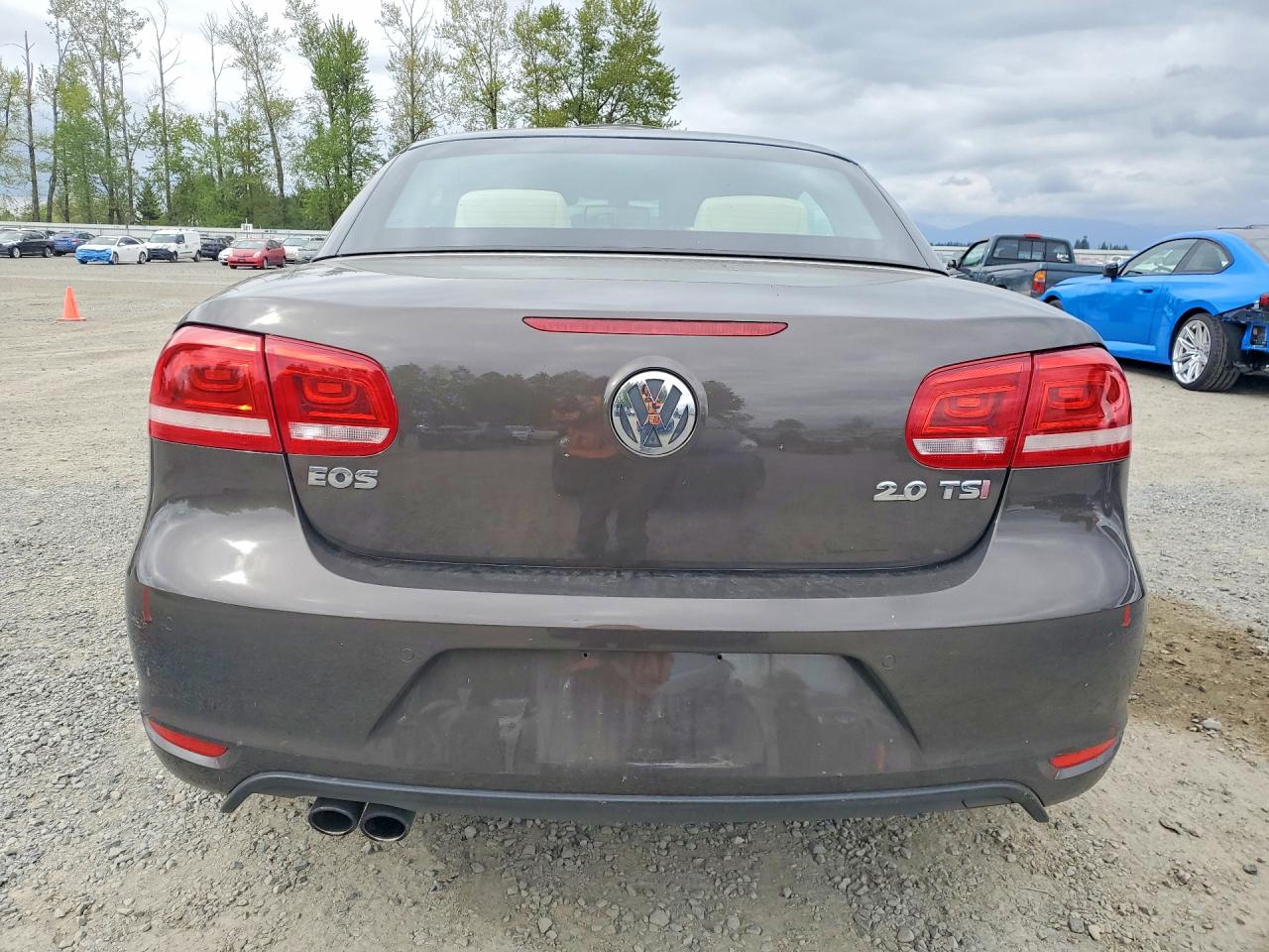2012 VOLKSWAGEN EOS LUX photo 11