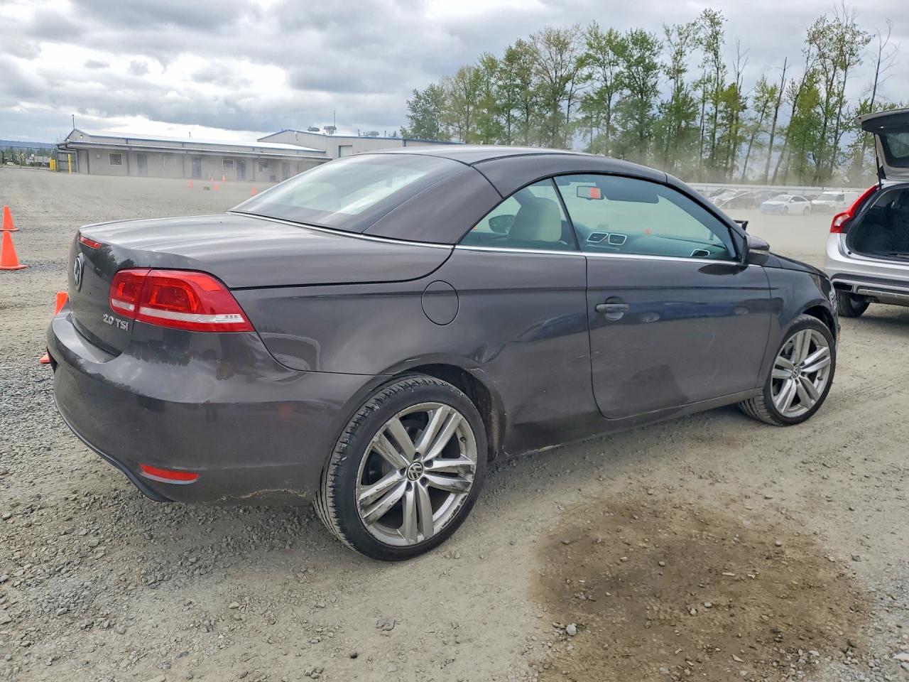 2012 VOLKSWAGEN EOS LUX photo 5