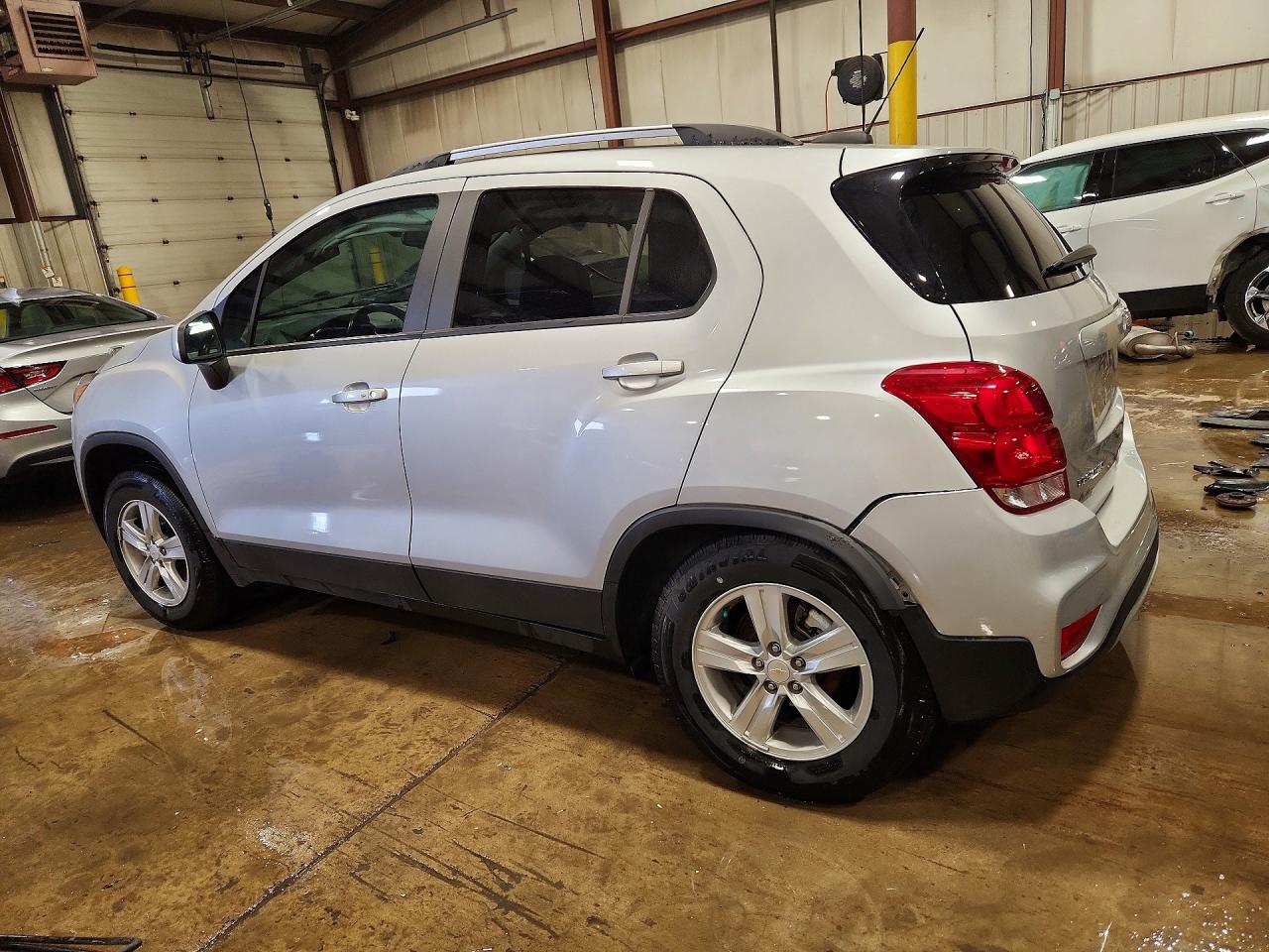 2022 CHEVROLET TRAX 1LT photo 3