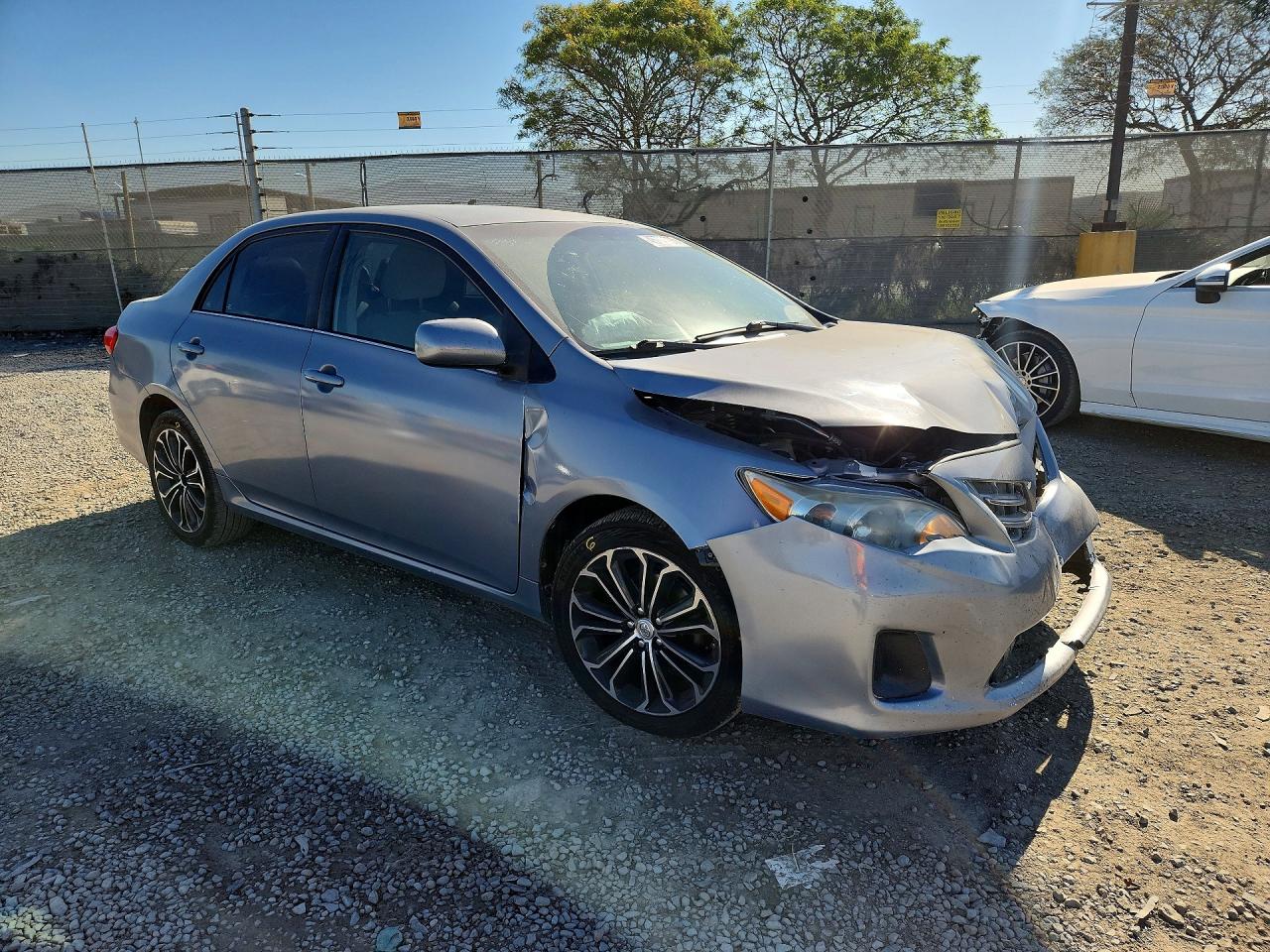 2013 TOYOTA COROLLA LE photo 7