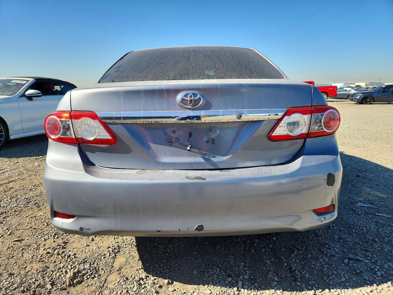 2013 TOYOTA COROLLA LE photo 11