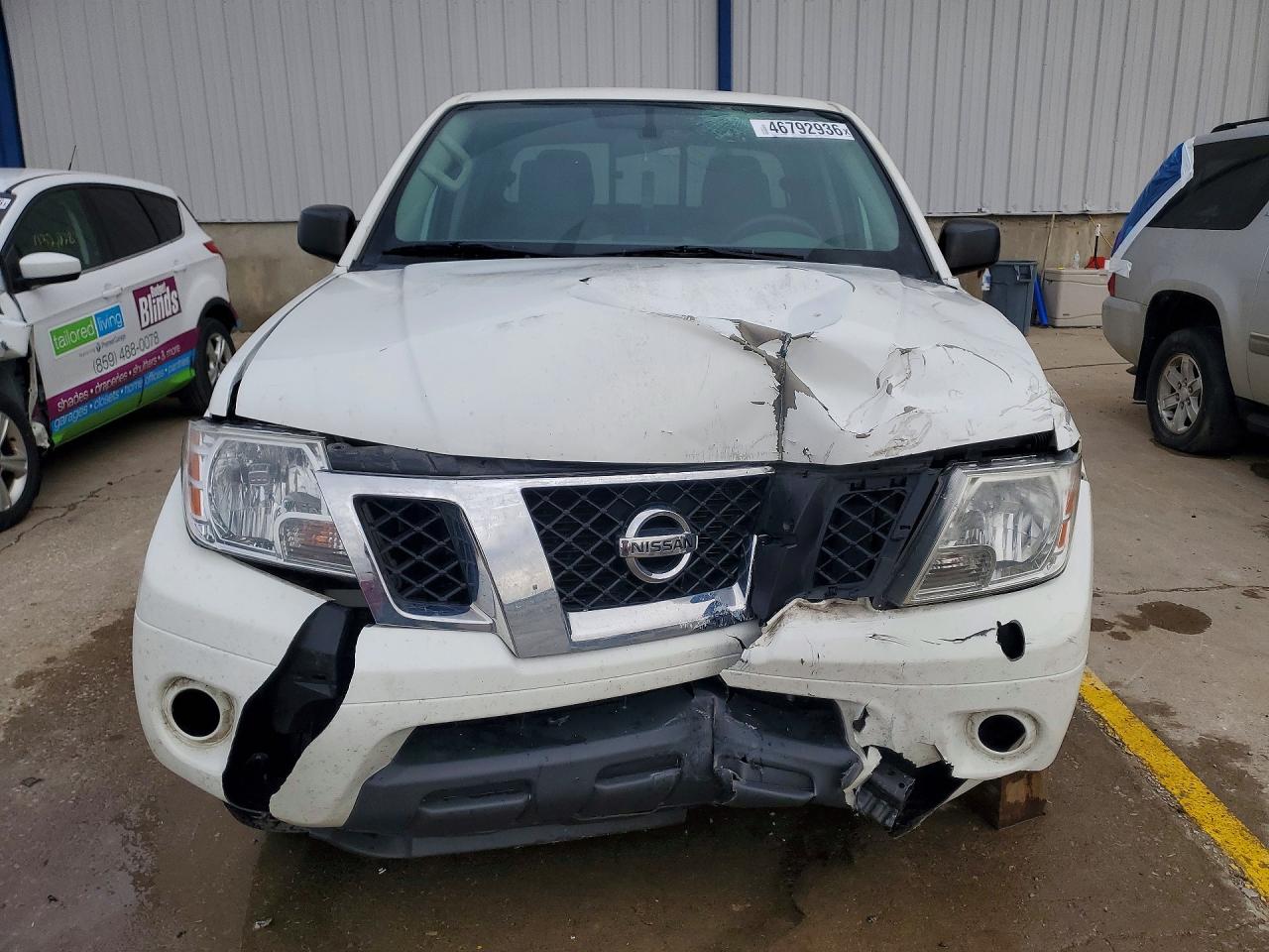 2019 NISSAN FRONTIER SV photo 9