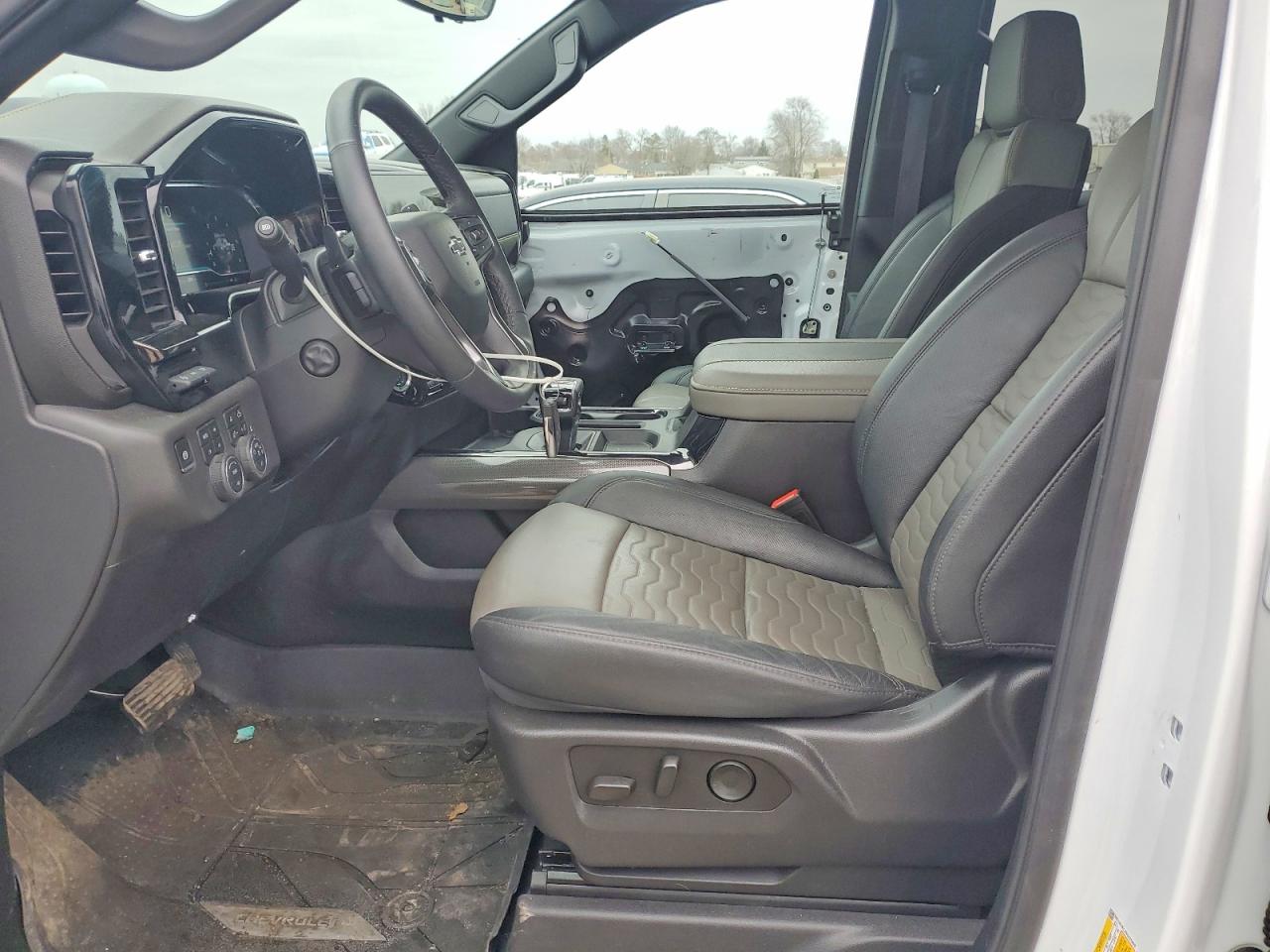 2025 CHEVROLET SILVERADO K1500 ZR2 photo 13
