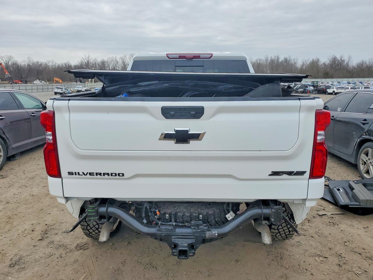 2025 CHEVROLET SILVERADO K1500 ZR2 photo 11