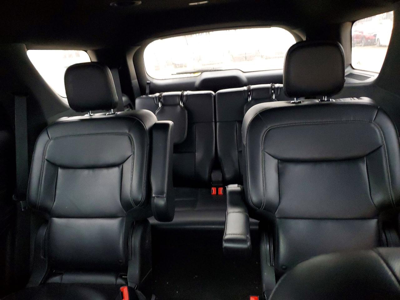 2020 FORD EXPLORER XLT photo 19