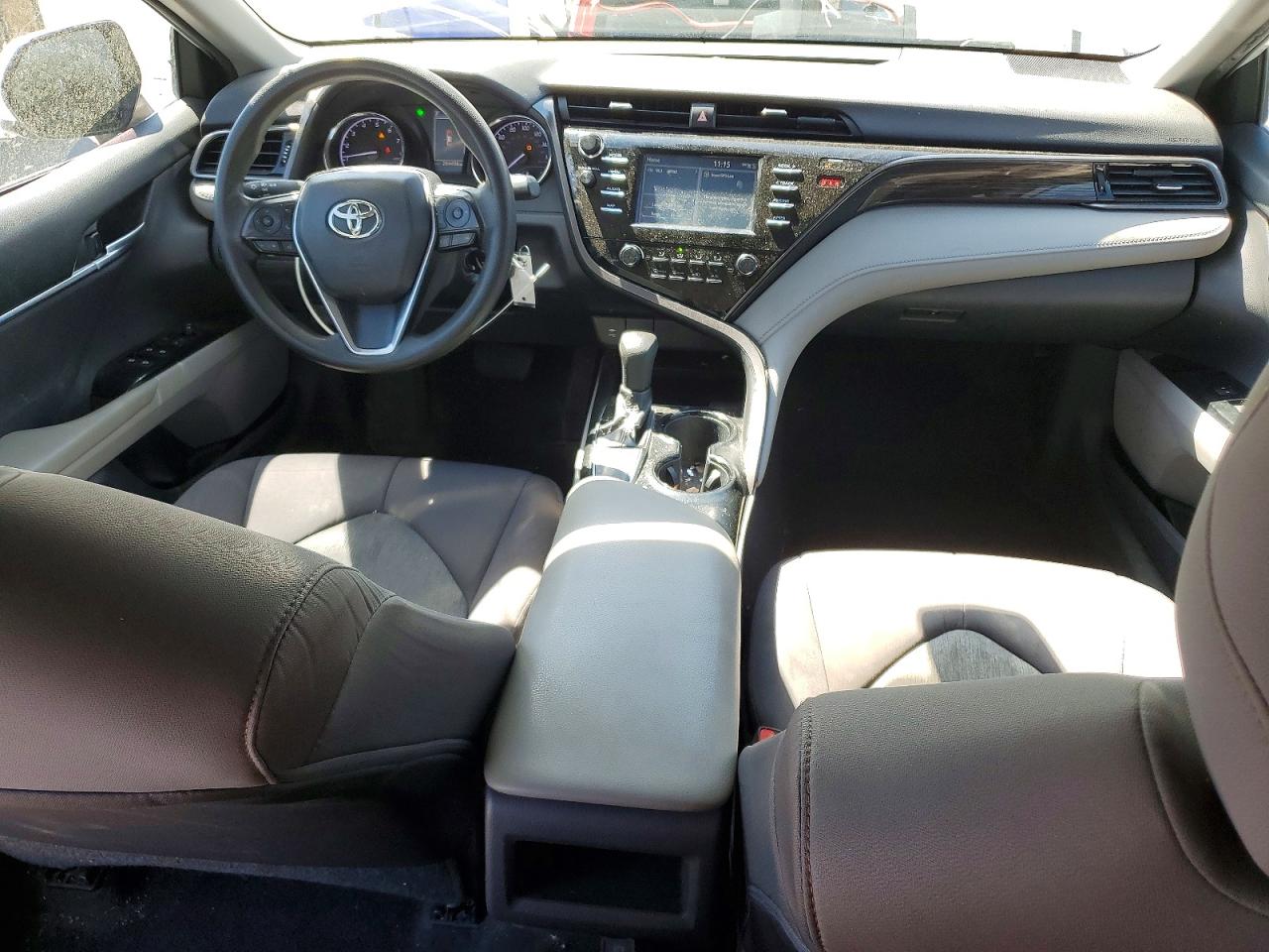 2019 TOYOTA CAMRY LE photo 15