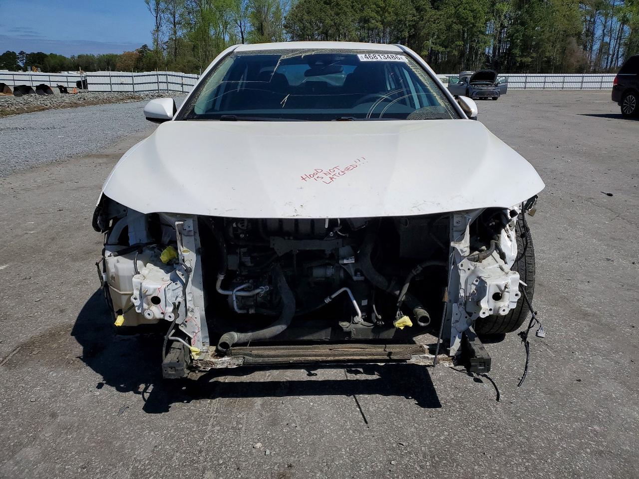2019 TOYOTA CAMRY LE photo 9