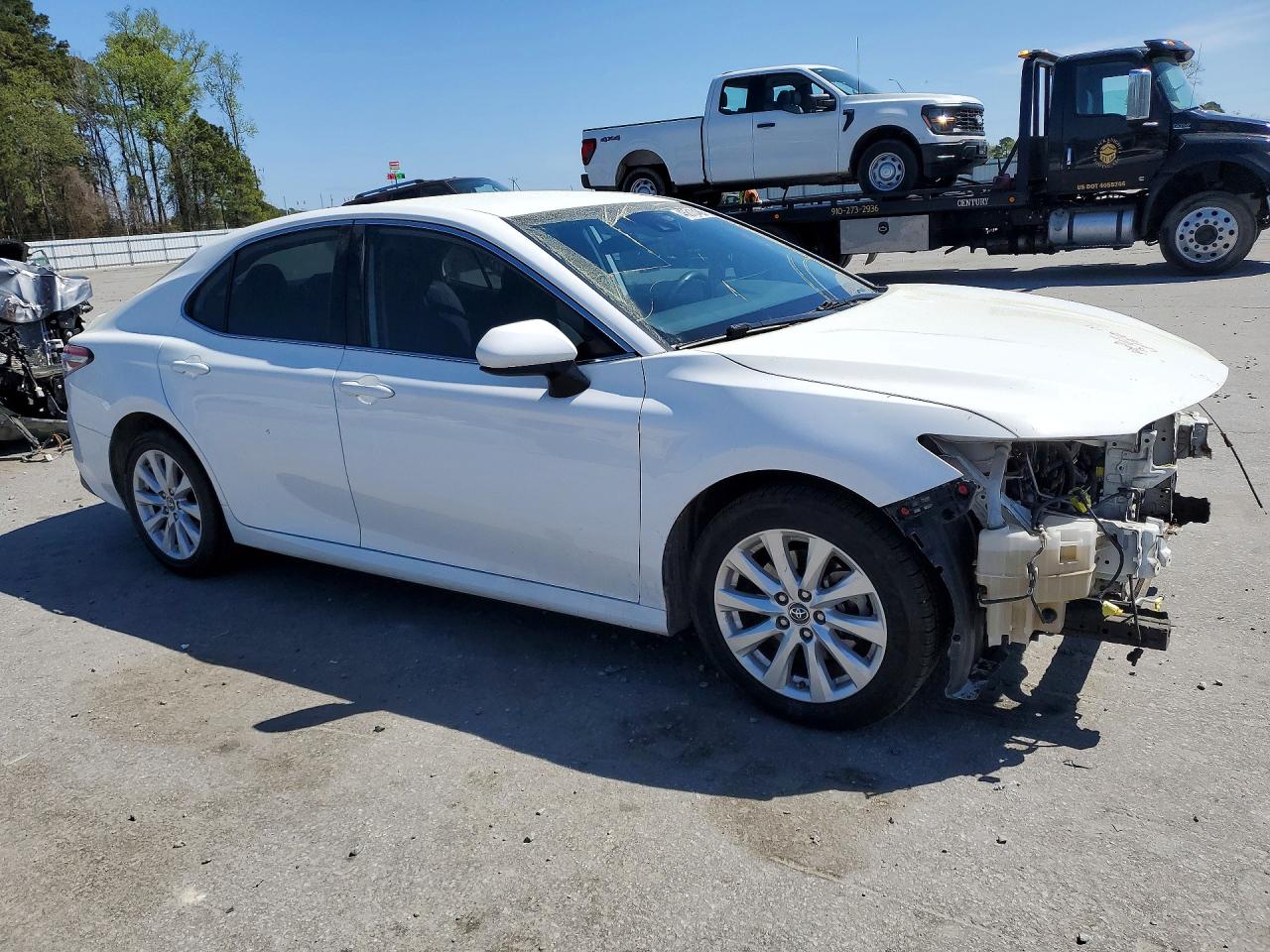 2019 TOYOTA CAMRY LE photo 7