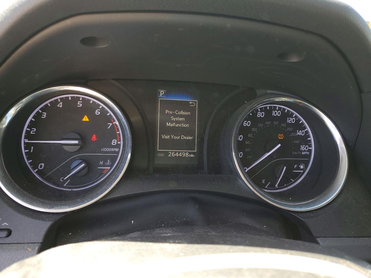 2019 TOYOTA CAMRY LE photo 17