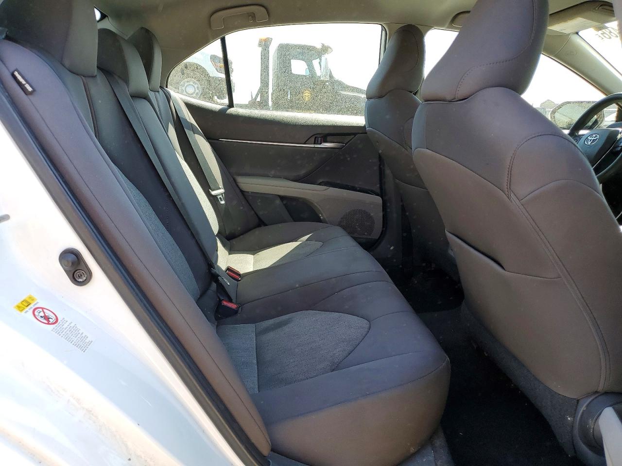 2019 TOYOTA CAMRY LE photo 19