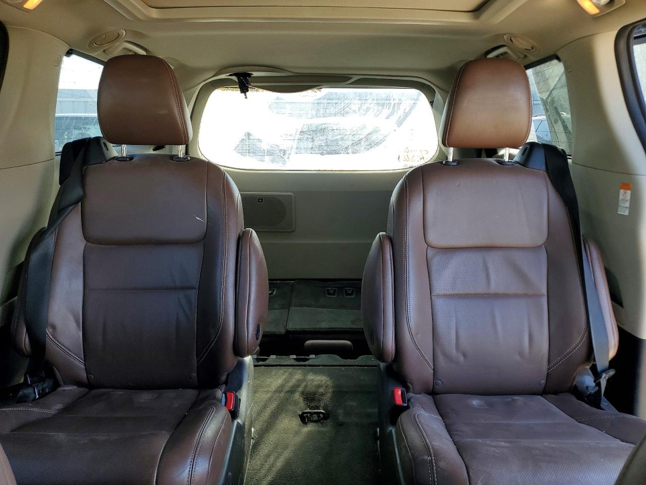 2015 TOYOTA SIENNA LIMITED 7-PASSENGER photo 19