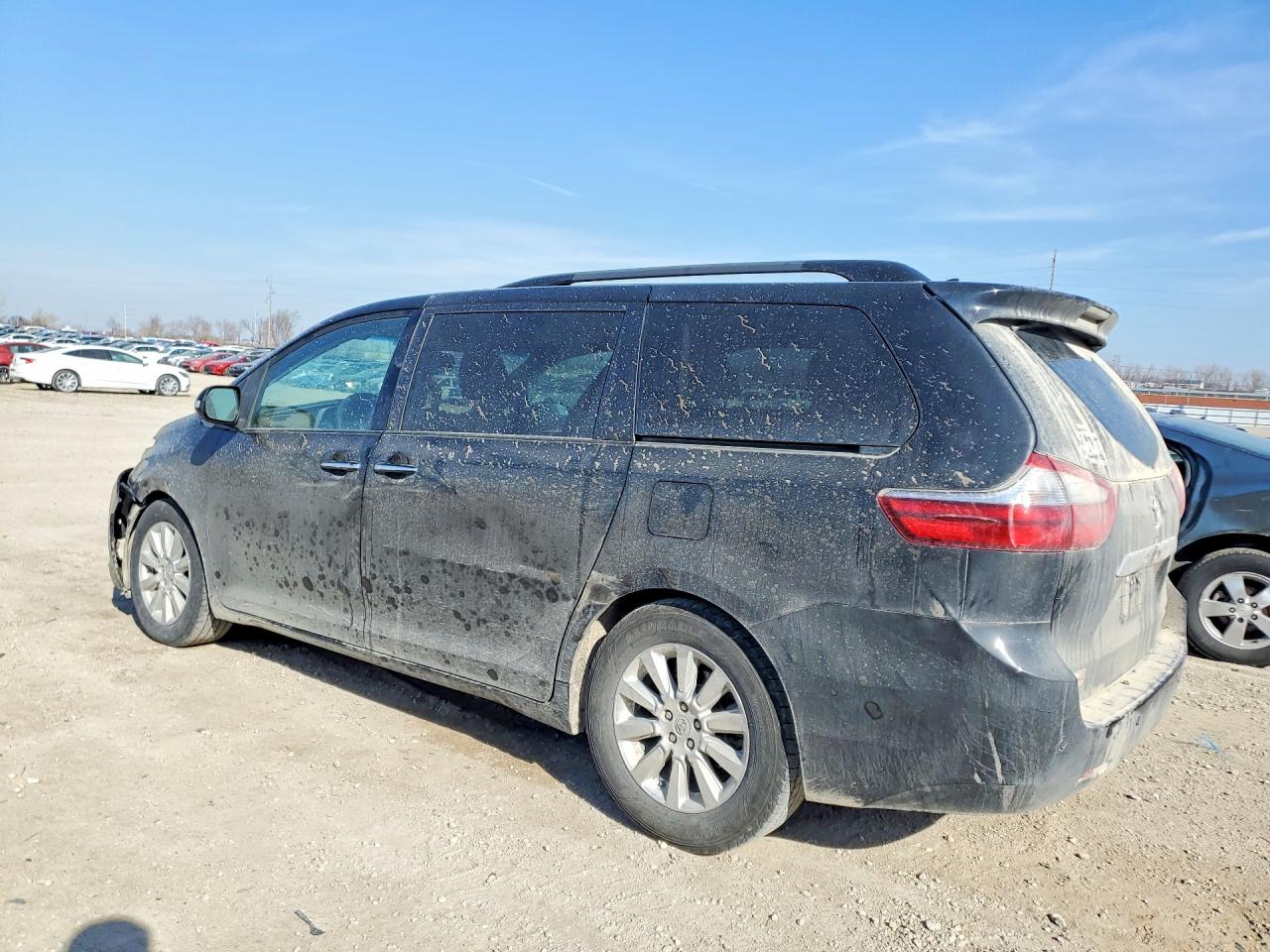 2015 TOYOTA SIENNA LIMITED 7-PASSENGER photo 3