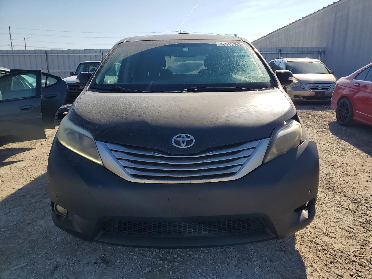 2015 TOYOTA SIENNA LIMITED 7-PASSENGER photo 9