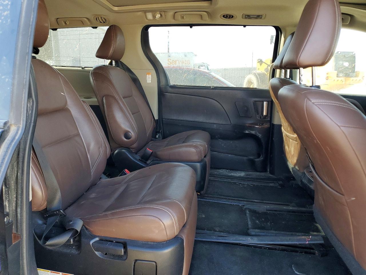 2015 TOYOTA SIENNA LIMITED 7-PASSENGER photo 21