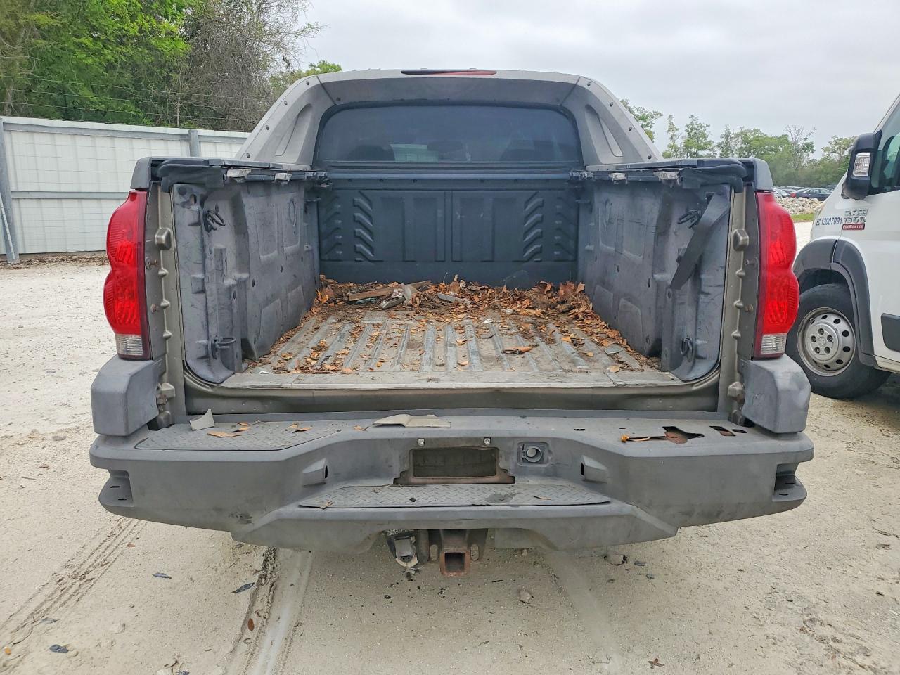 2002 CHEVROLET AVALANCHE C1500 photo 6