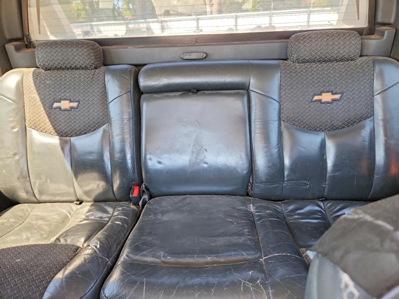 2002 CHEVROLET AVALANCHE C1500 photo 10