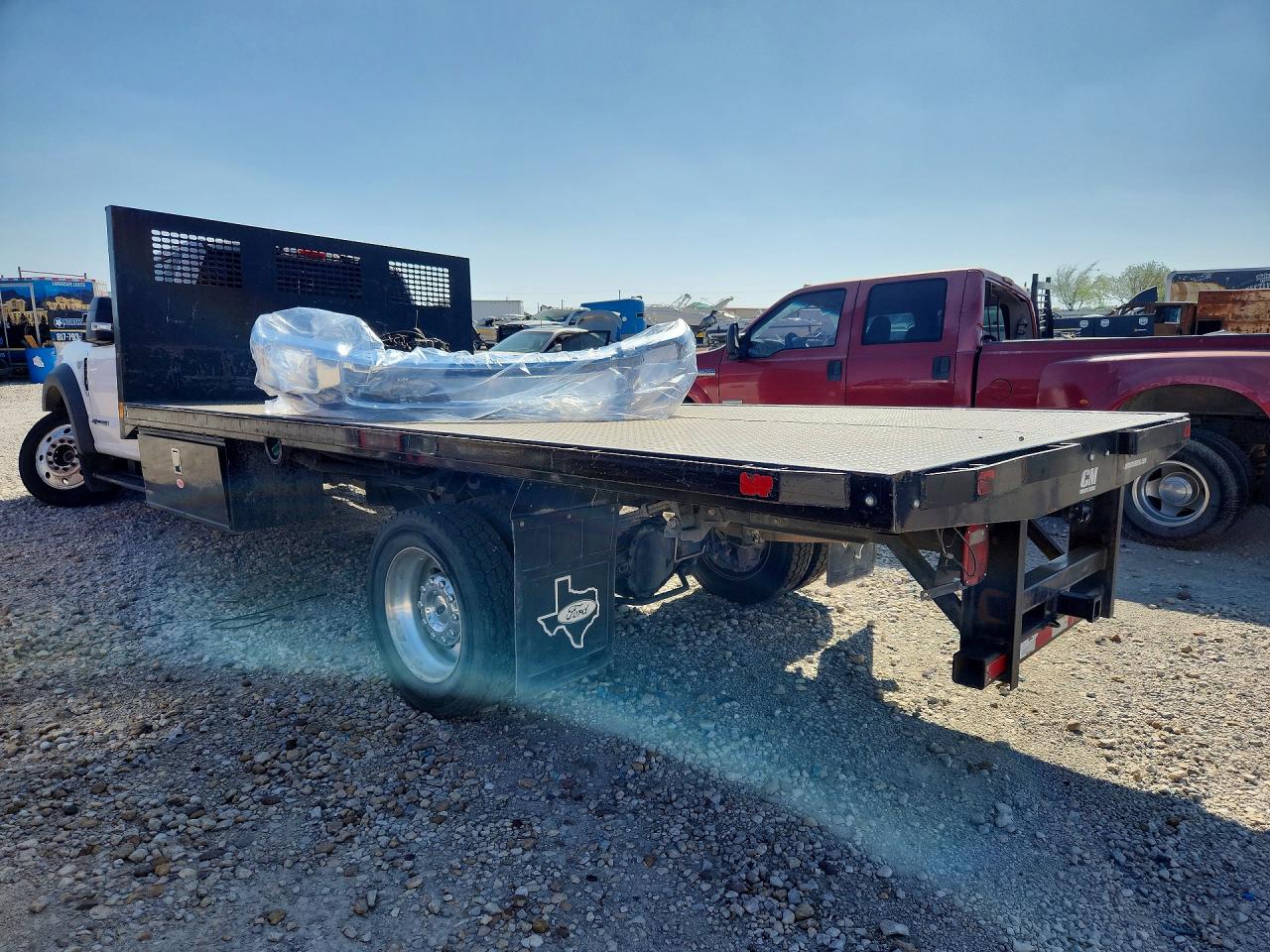 2020 FORD F550 SUPER DUTY FLATBED TRUCK photo 2