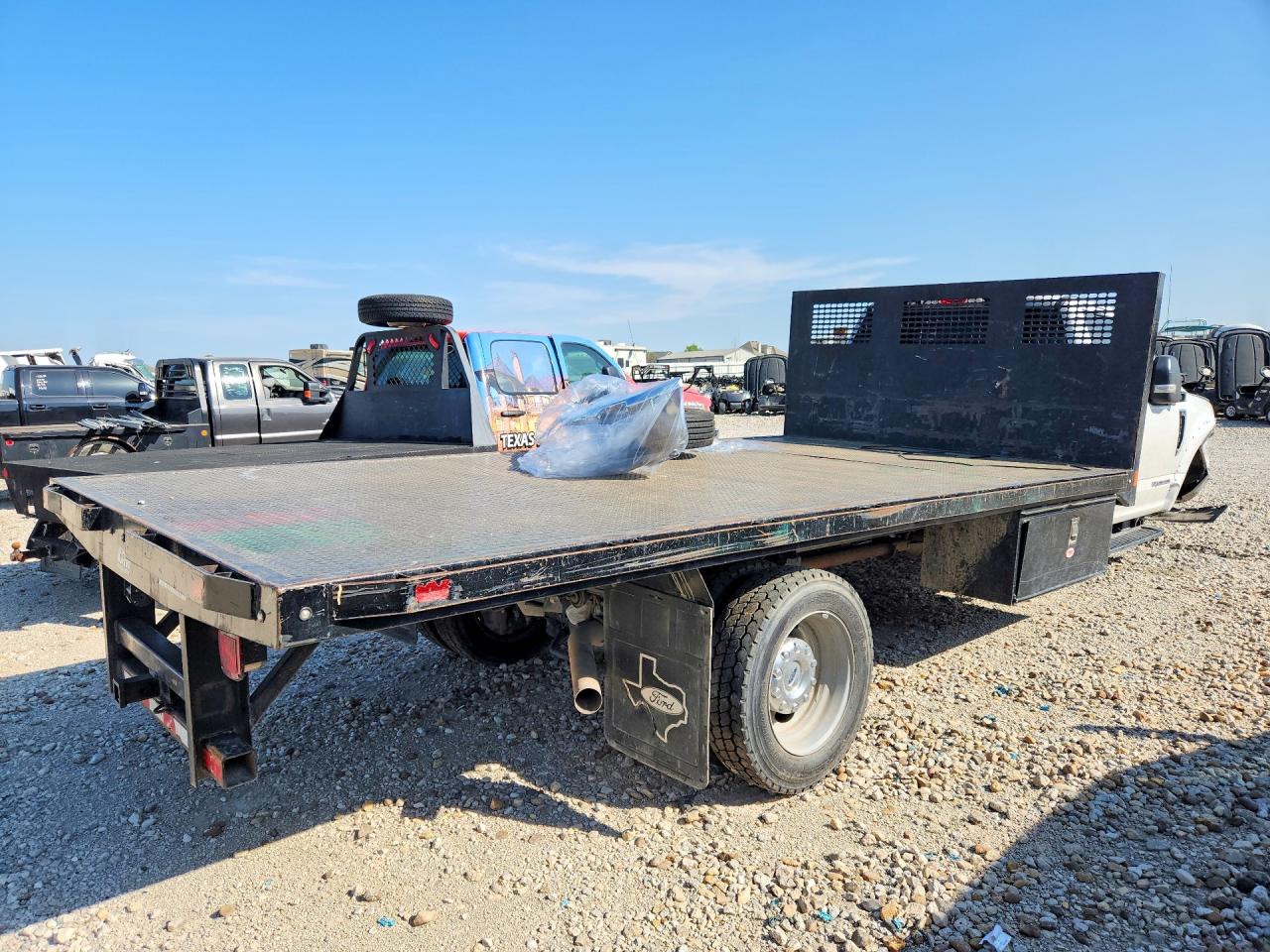 2020 FORD F550 SUPER DUTY FLATBED TRUCK photo 3