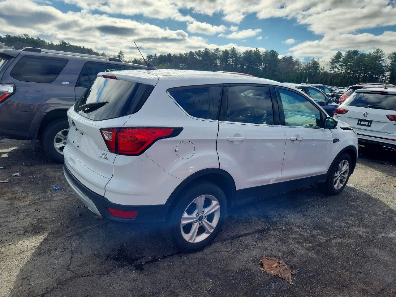 2019 FORD ESCAPE SE photo 5