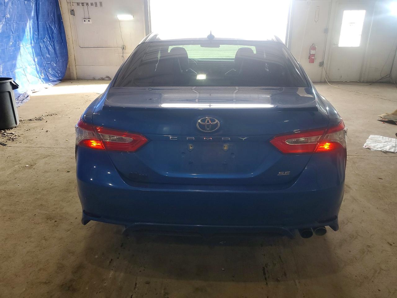 2020 TOYOTA CAMRY SE photo 16