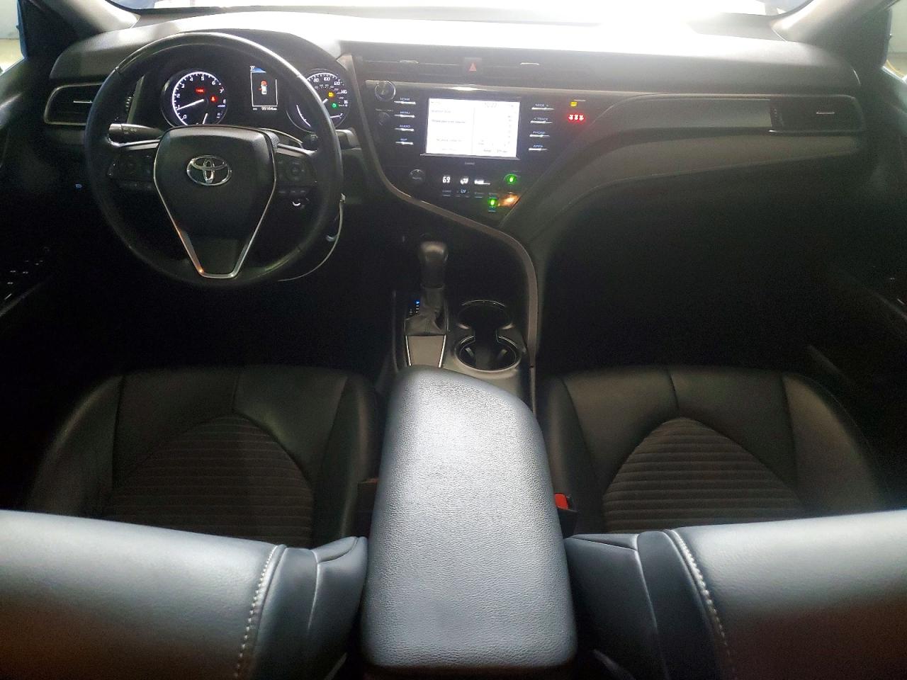 2020 TOYOTA CAMRY SE photo 22