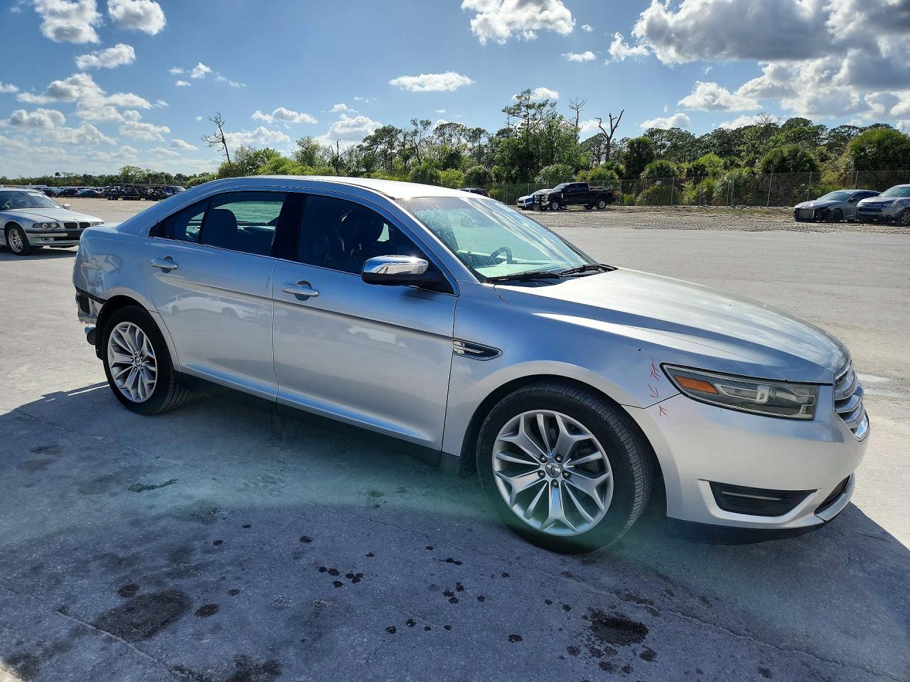 2015 FORD TAURUS LIMITED photo 10