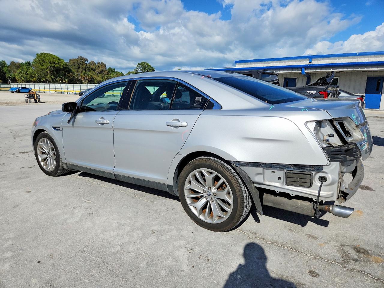 2015 FORD TAURUS LIMITED photo 4