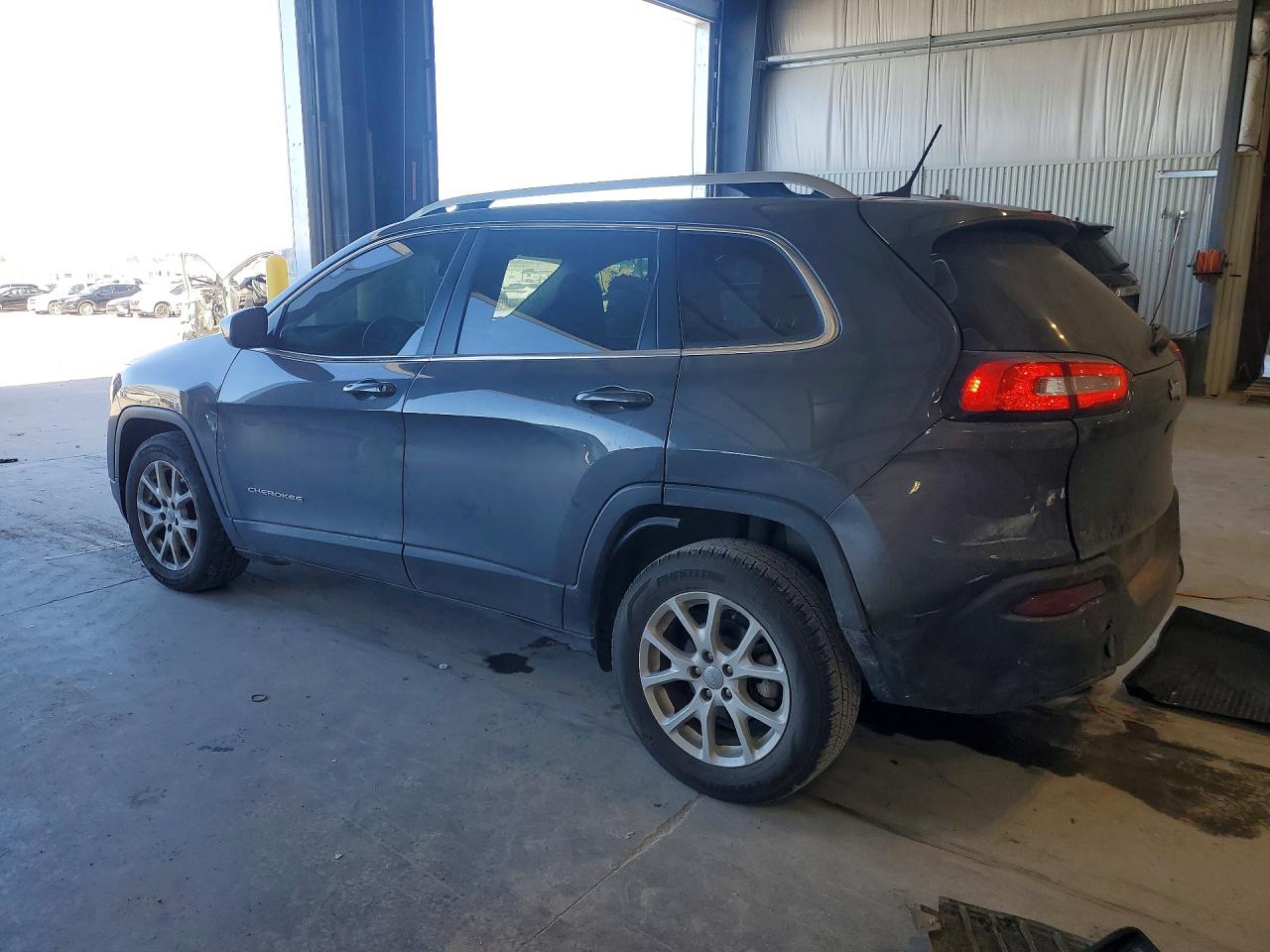 2017 JEEP CHEROKEE LATITUDE photo 4