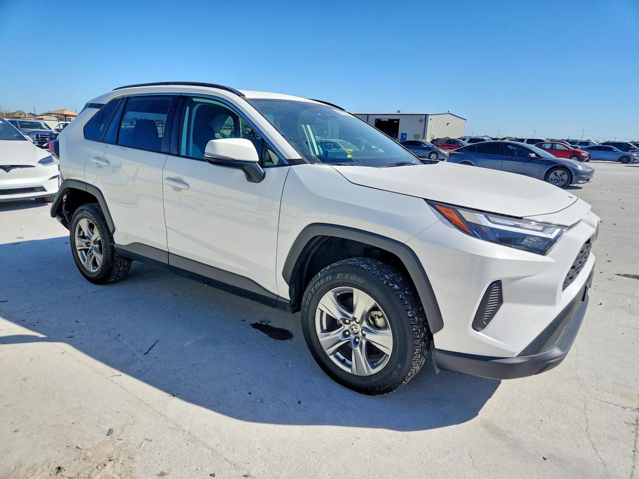 2024 TOYOTA RAV4 XLE photo 4