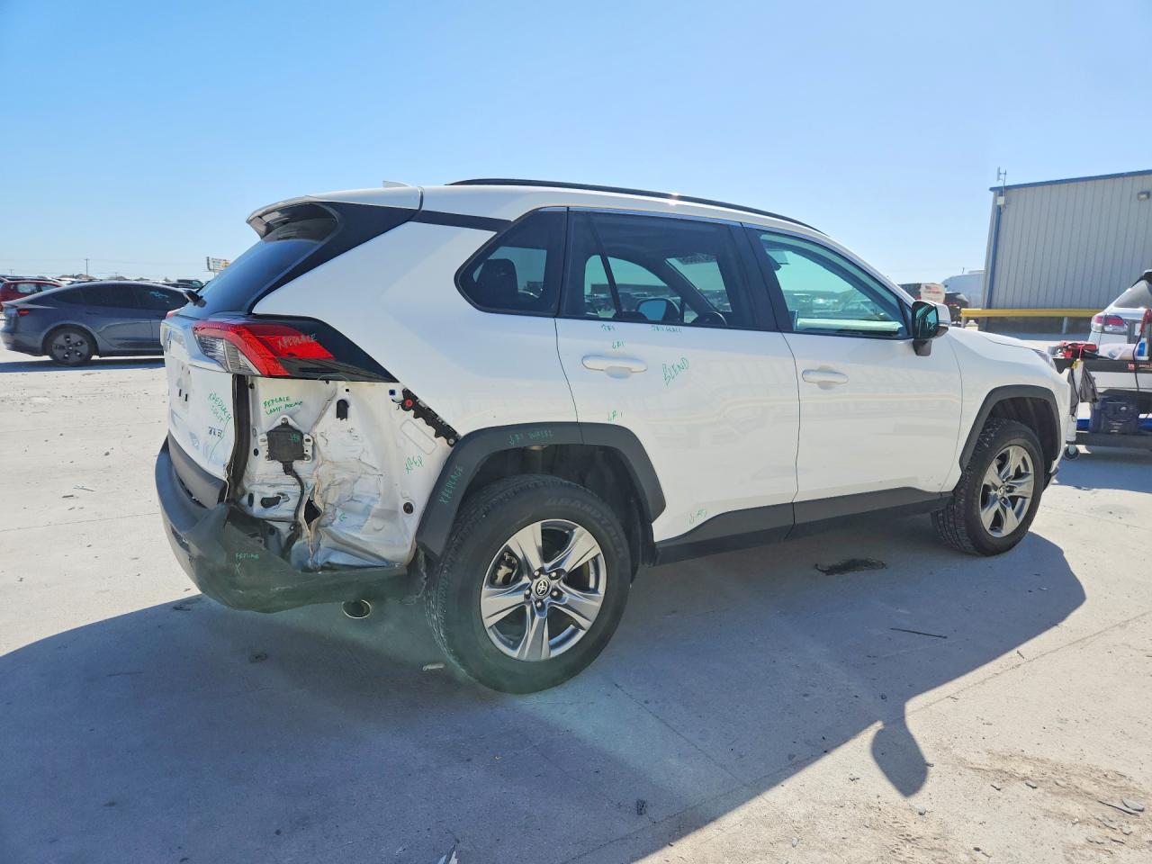 2024 TOYOTA RAV4 XLE photo 3