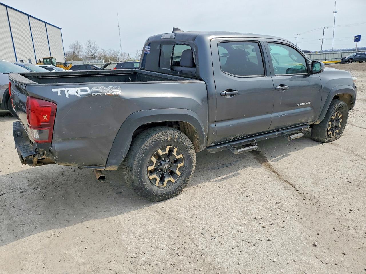 2019 TOYOTA TACOMA TRD OFF-ROAD photo 3
