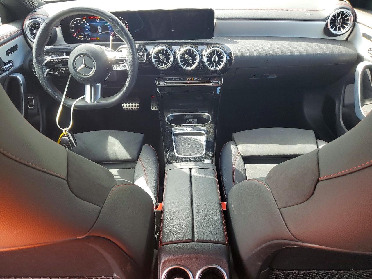 2024 MERCEDES-BENZ CLA 250 4MATIC photo 8