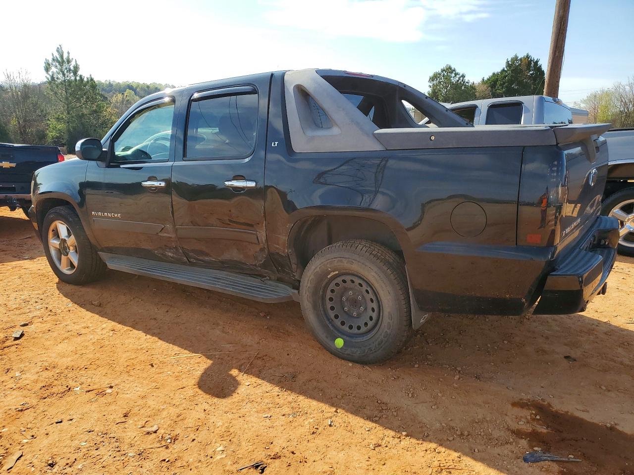 2010 CHEVROLET AVALANCHE LT photo 3